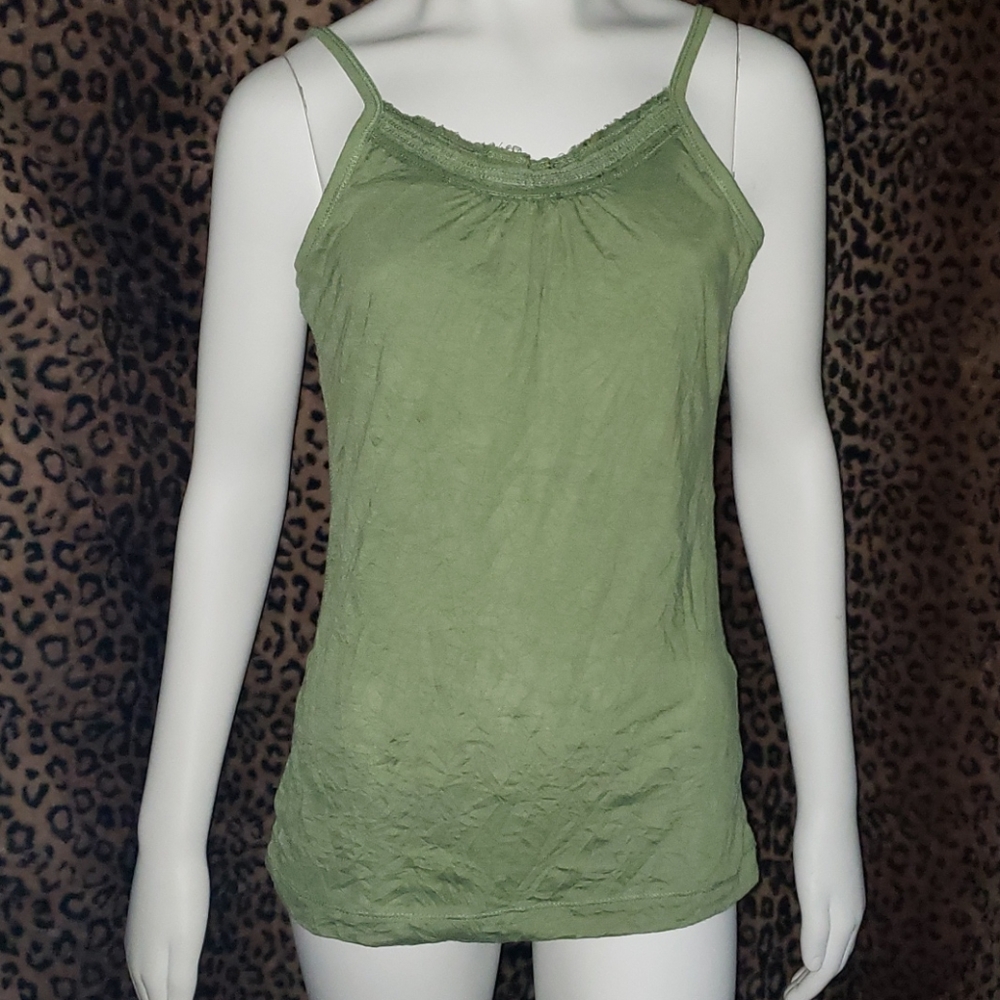Green cami tank top with built-in light shelf bra
